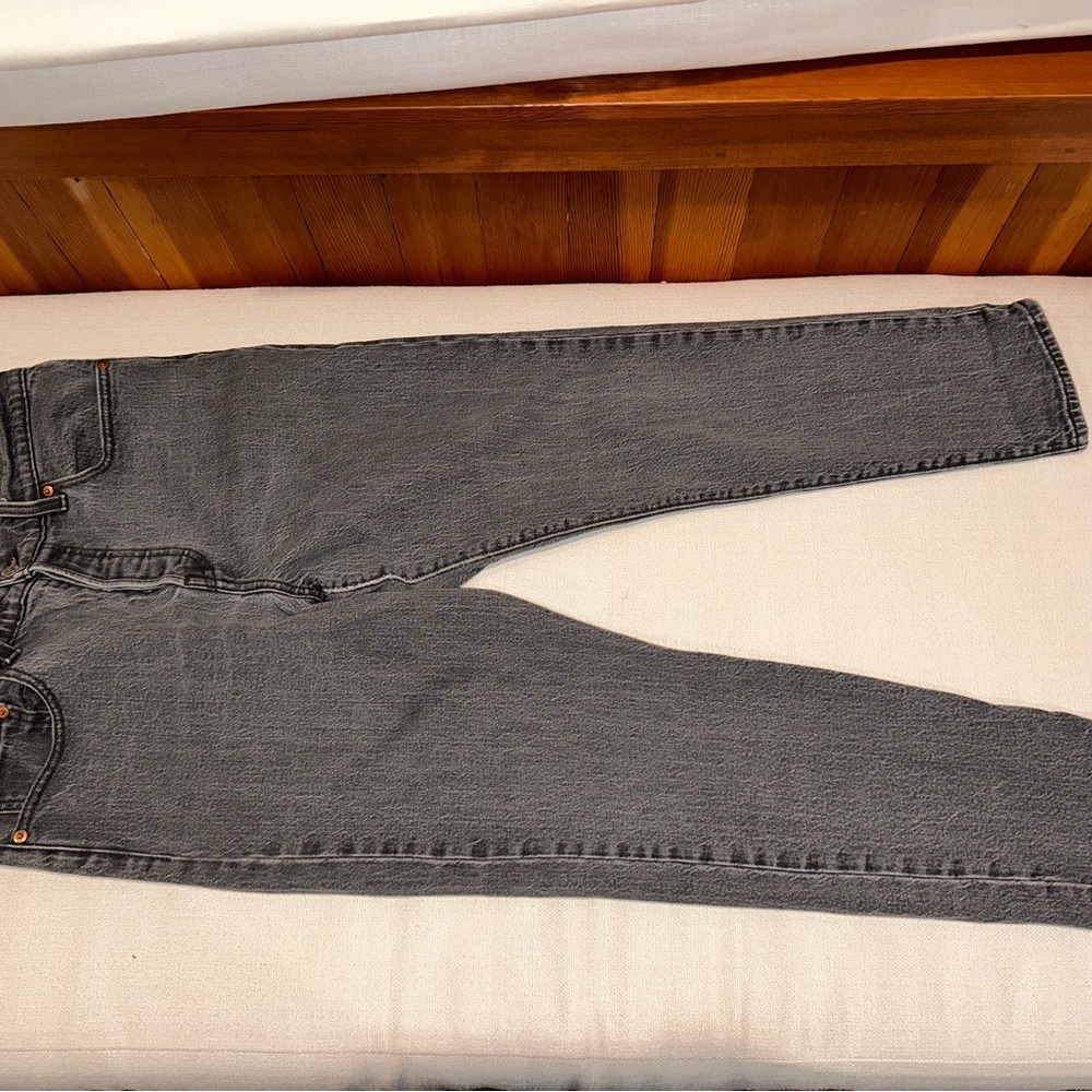 Levi’s Wedgie Jeans in grey wash size 31